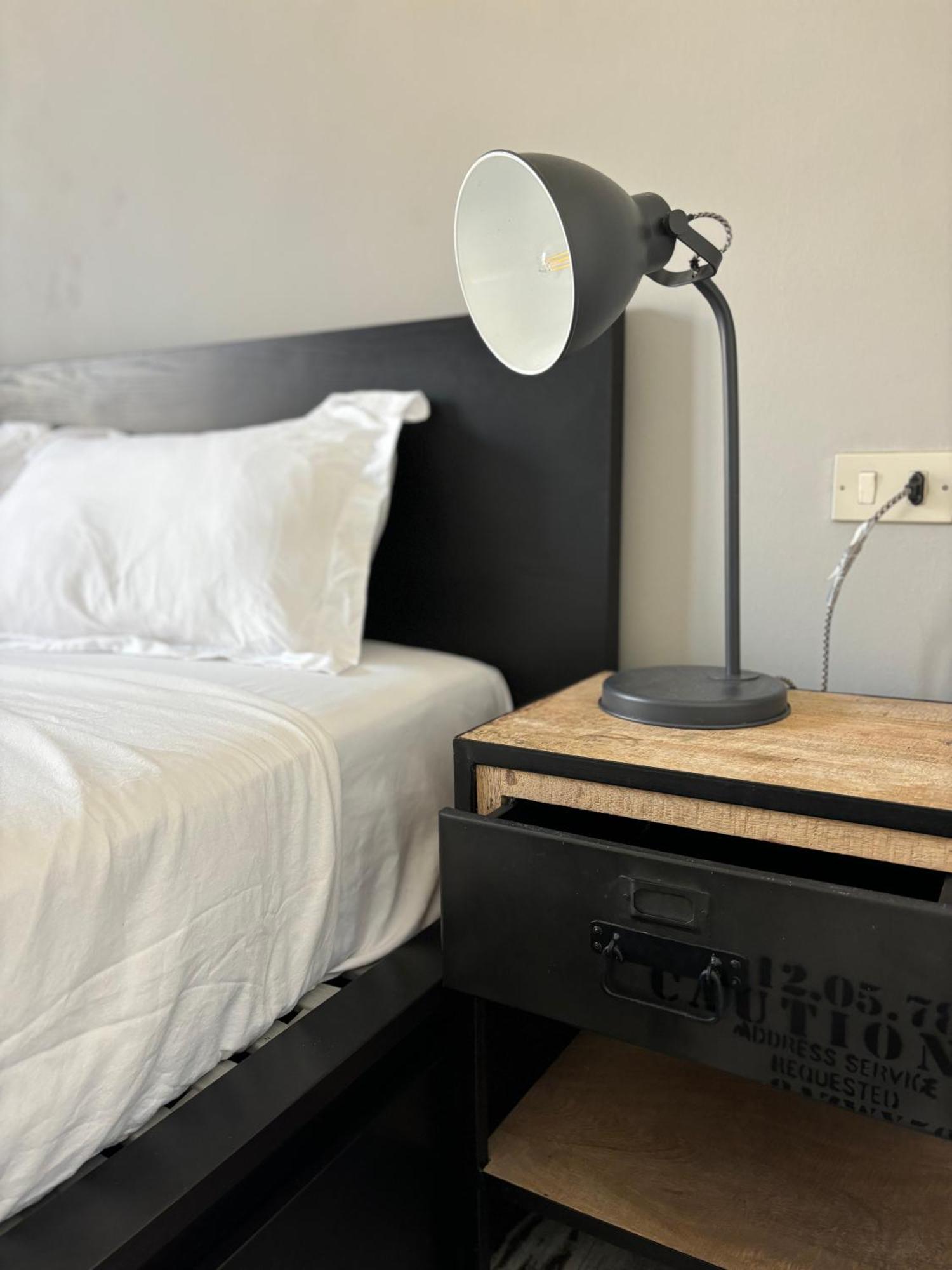 Apartamento In Garibaldi Station And Self Check In 4 People Milán